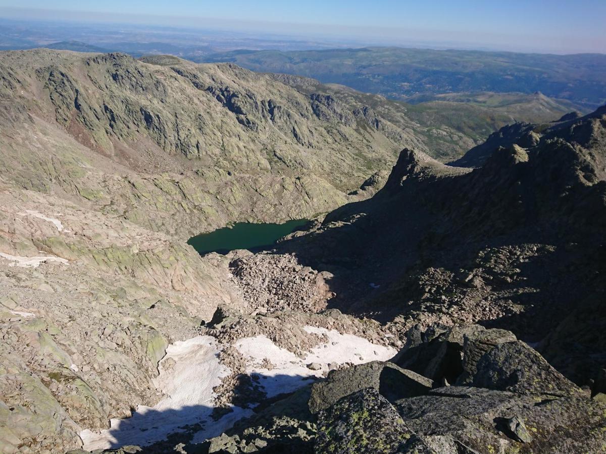 Cara Norte De Gredos Hoyos del Espino Exteriér fotografie