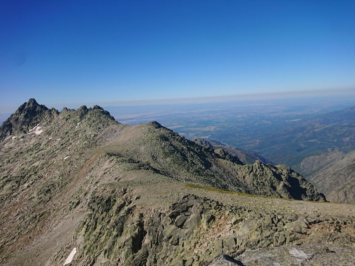 Cara Norte De Gredos Hoyos del Espino Exteriér fotografie